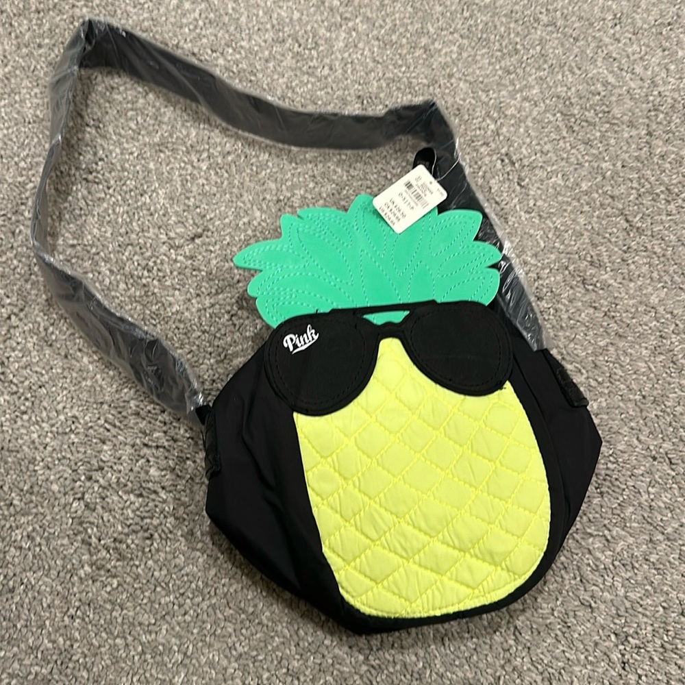 VS pink pineapple lunch bag NWT